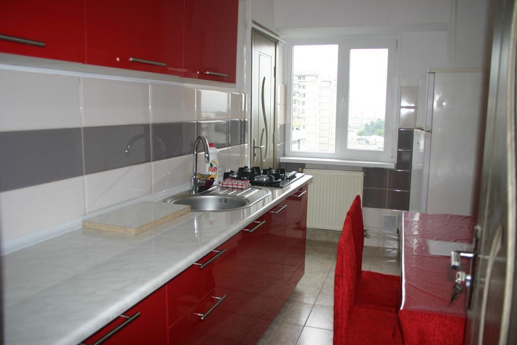 Ferienwohnung Salonul Rosu Bacău Exterior foto