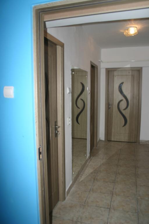 Ferienwohnung Salonul Rosu Bacău Exterior foto